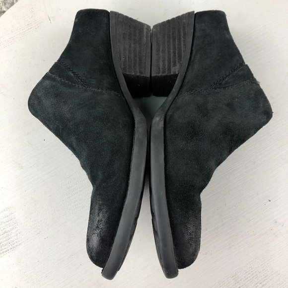 Born Women's 6M Shaya Black Distressed Leather Almond Toe Slip On Heeled Mules - Picture 9 of 13